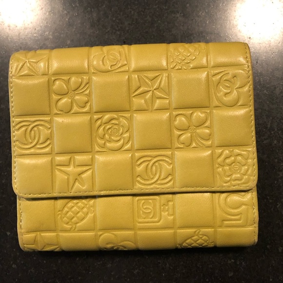 Chanel Small Leather Wallet - Picture 2 of 6